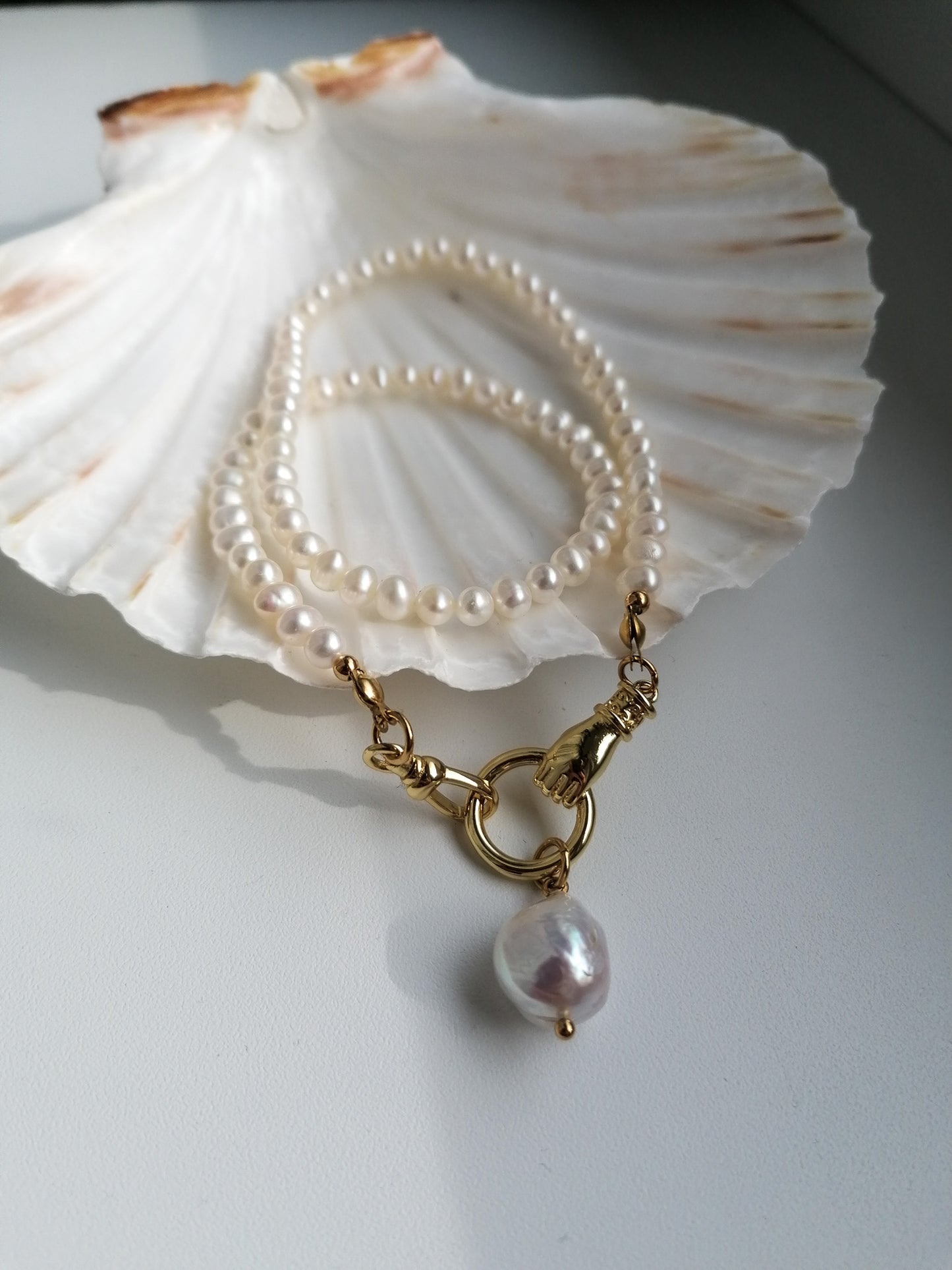 Bonjour pearl necklace
