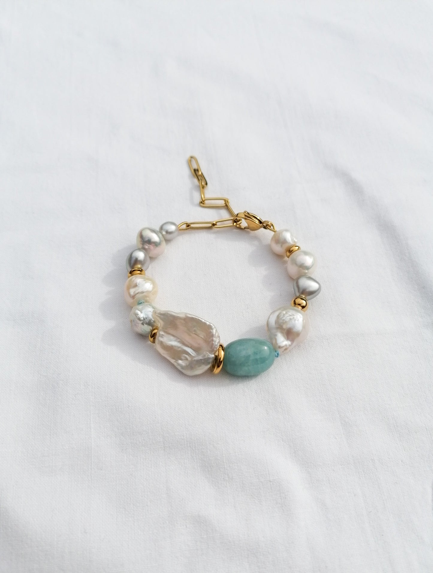 Aquamarine & pearl bracelet