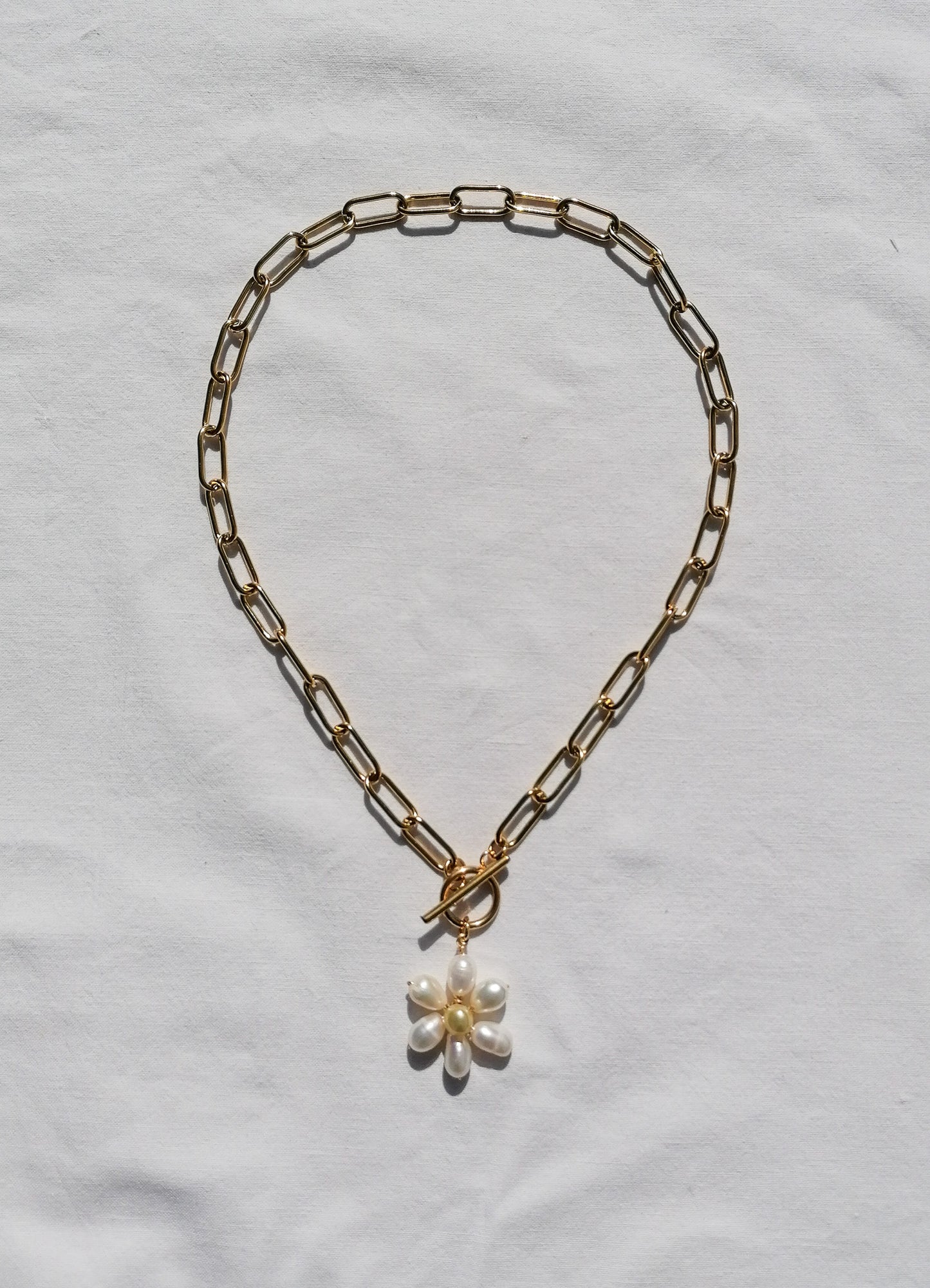 Chunky daisy necklace