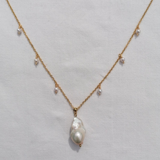 Baroque pearl charm necklace