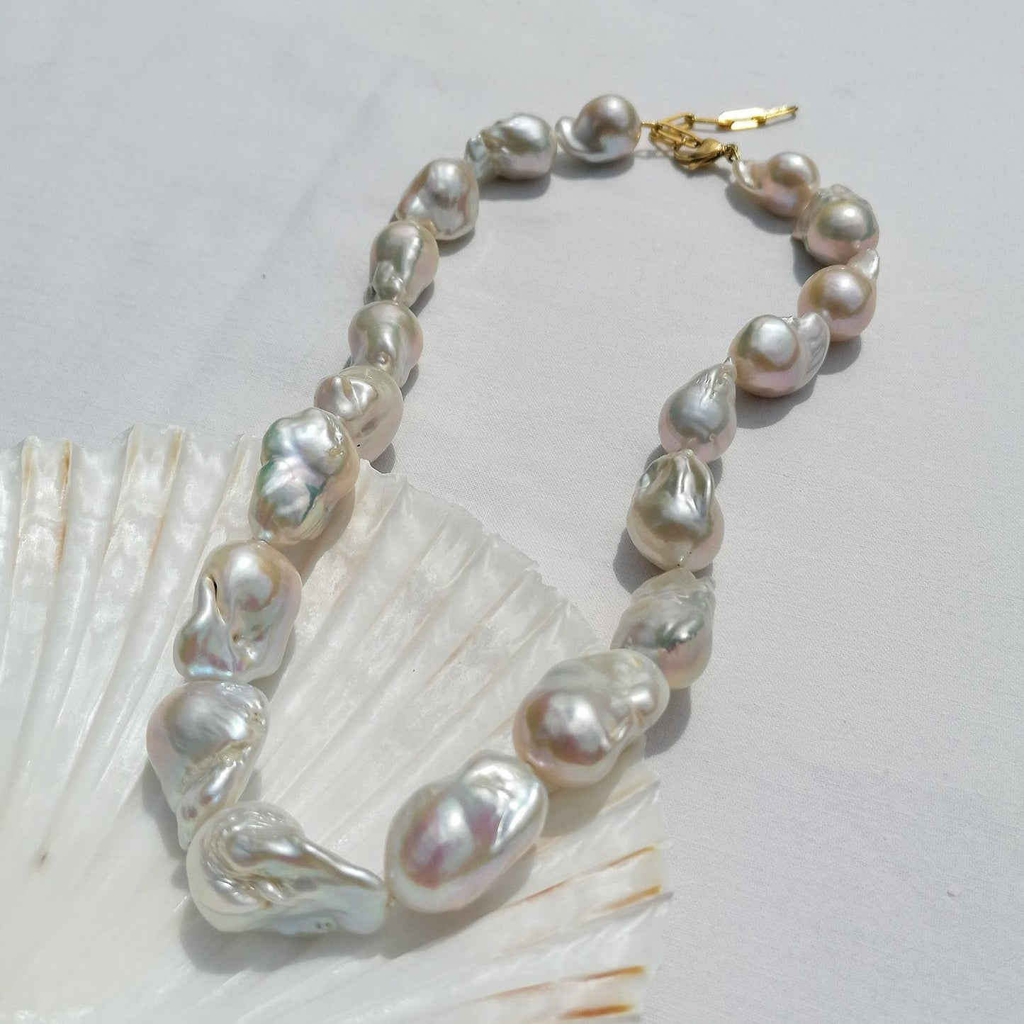 Flameball pearl necklace