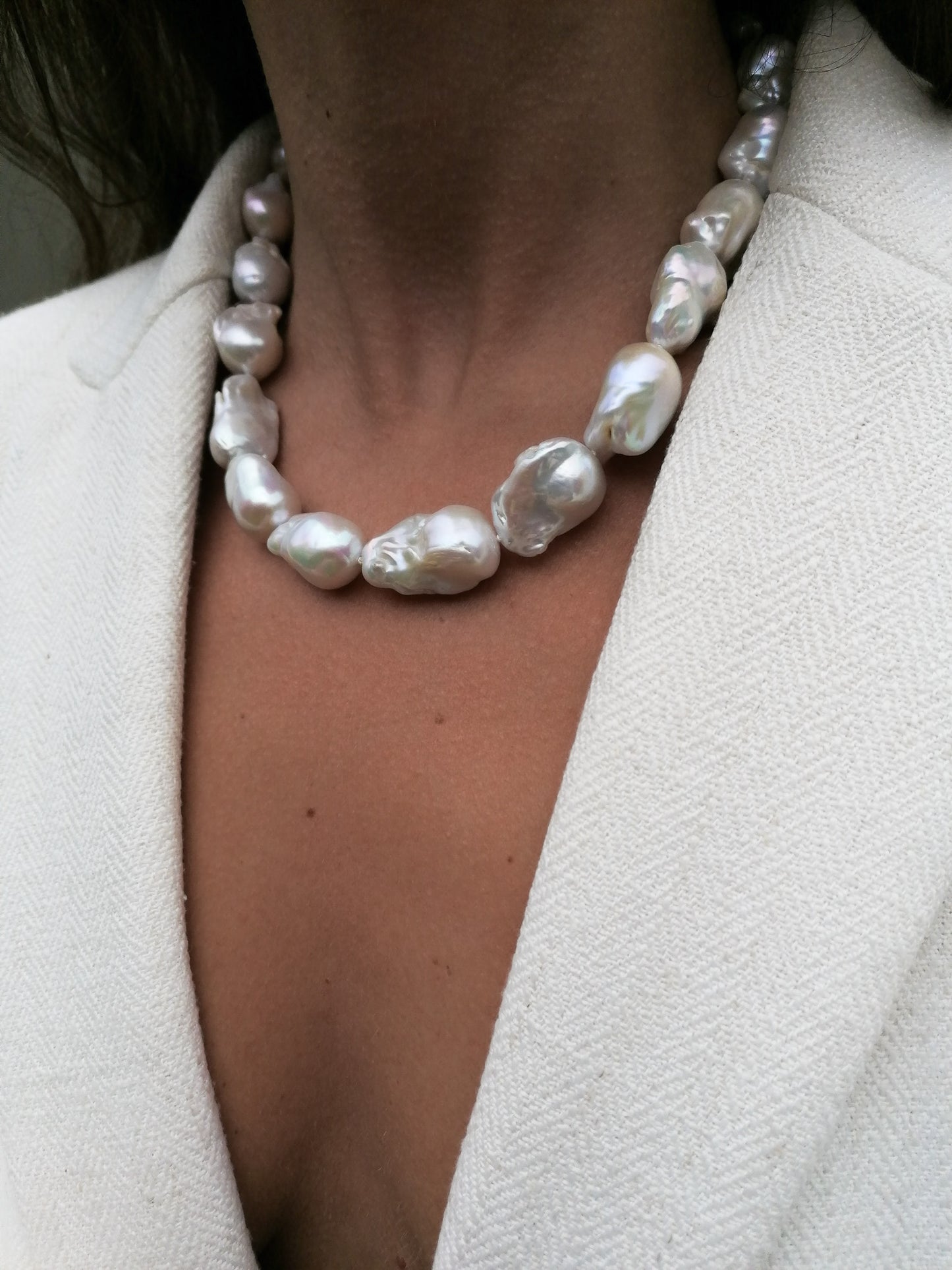 Flameball pearl necklace