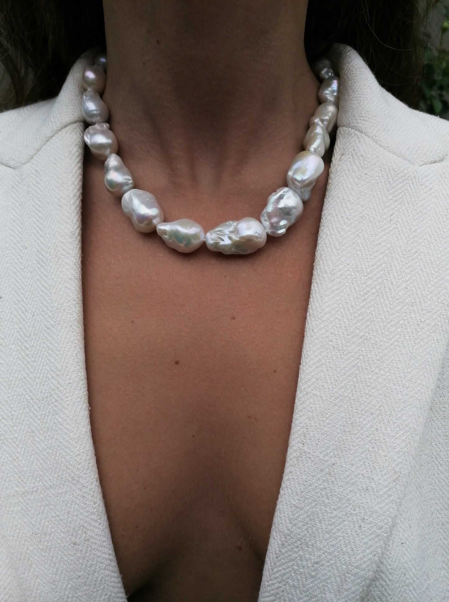 Flameball pearl necklace