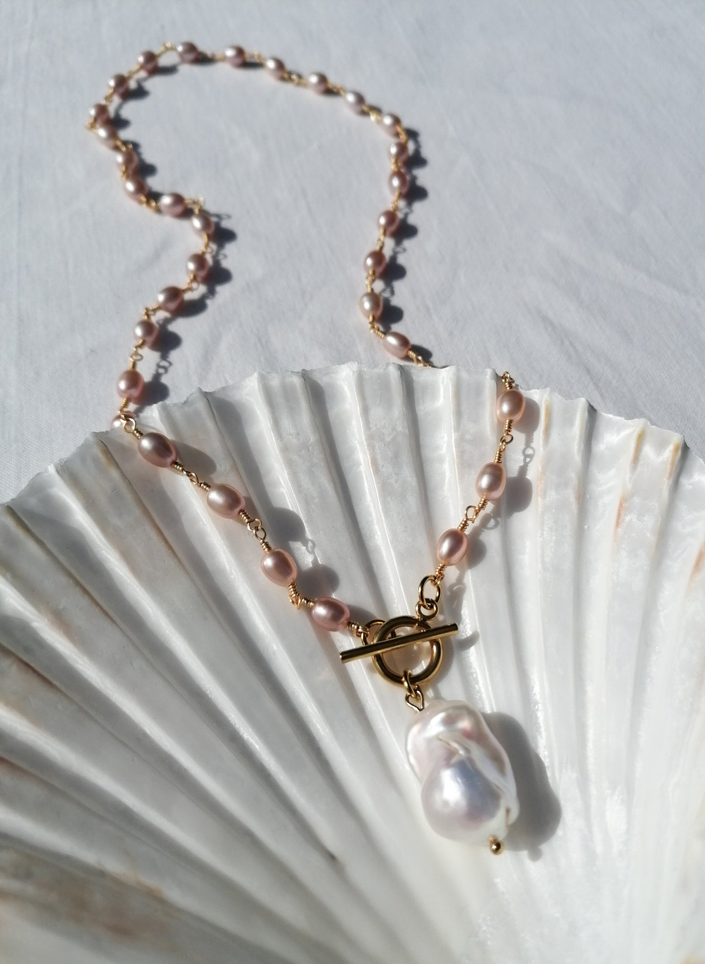 Rosé rosary pearl nekclace