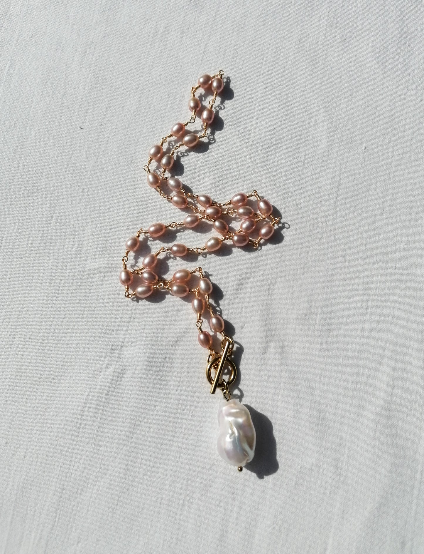 Rosé rosary pearl nekclace