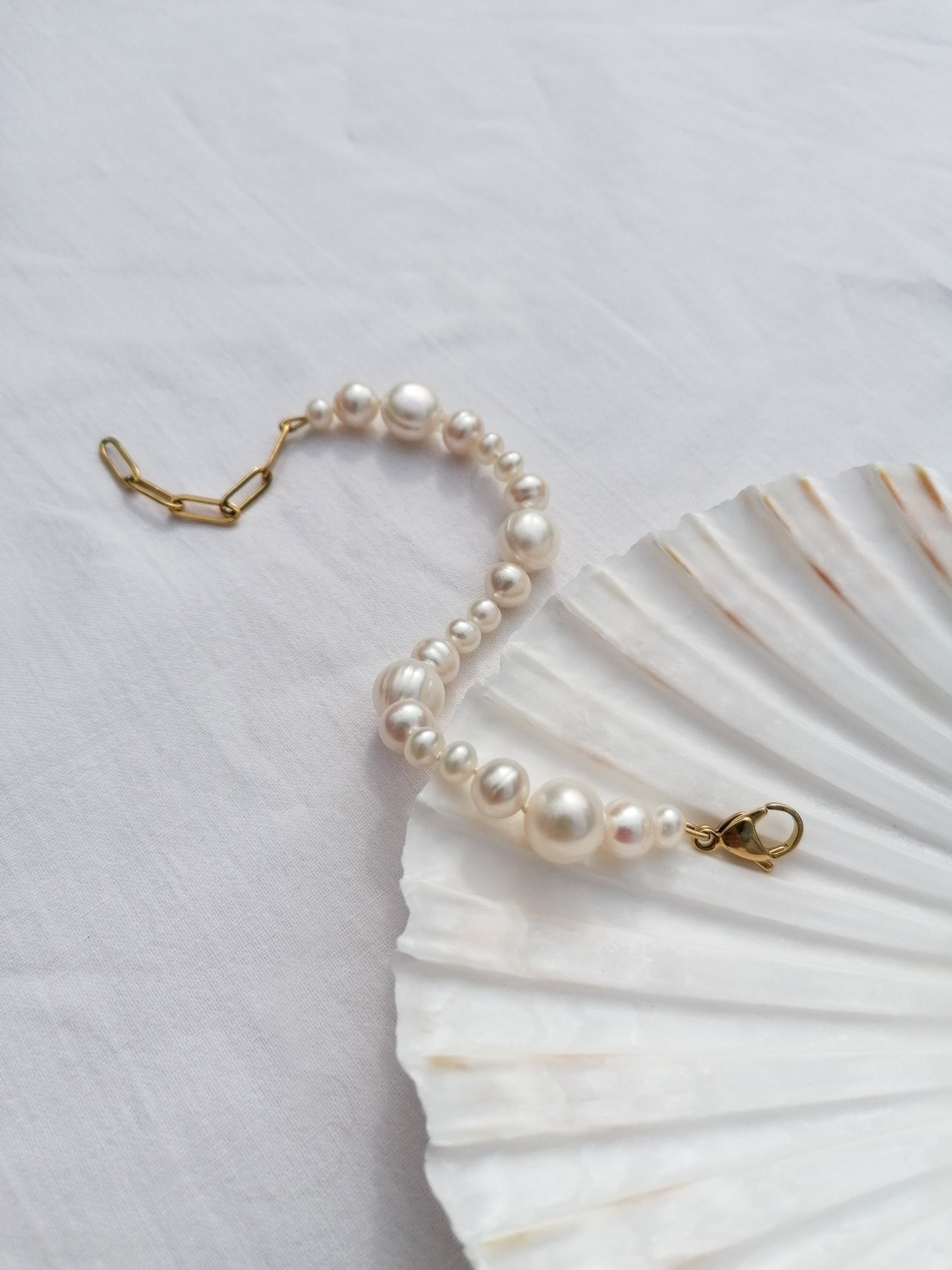 Large pearl bracelet