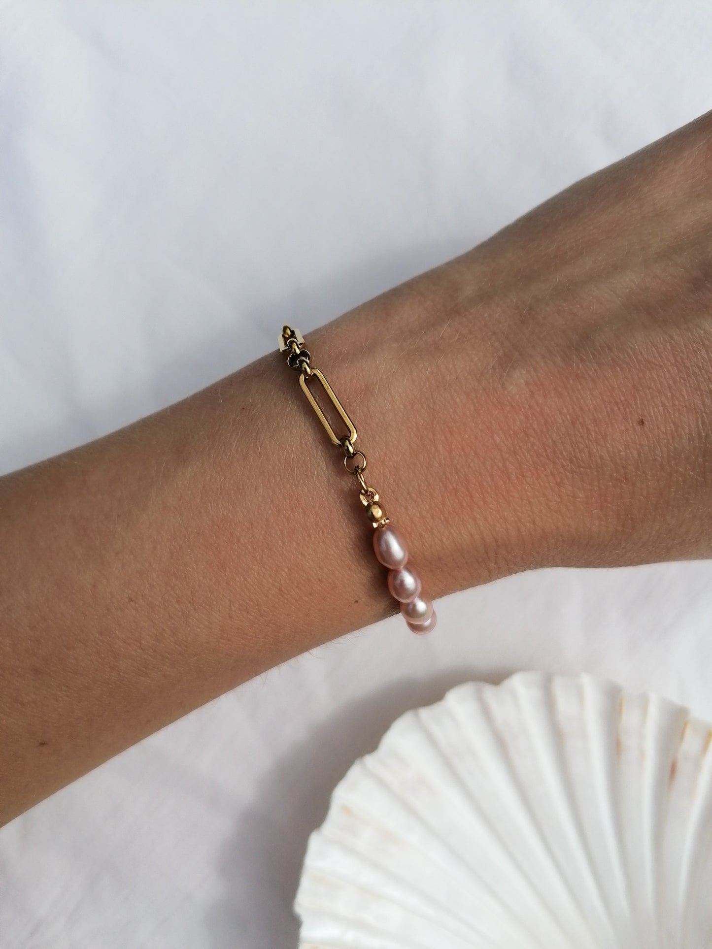 Rosé half pearl bracelet