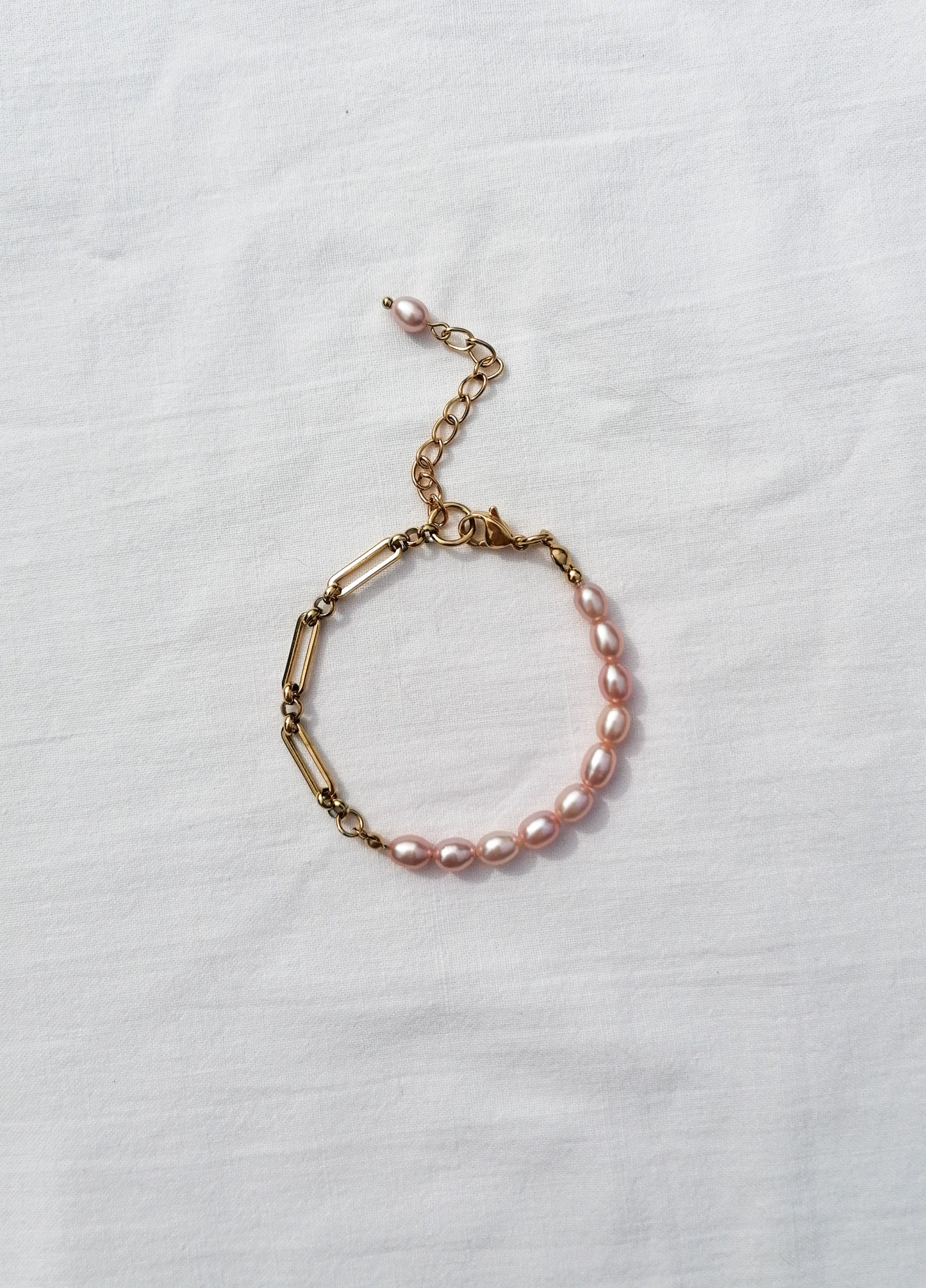 Rosé half pearl bracelet