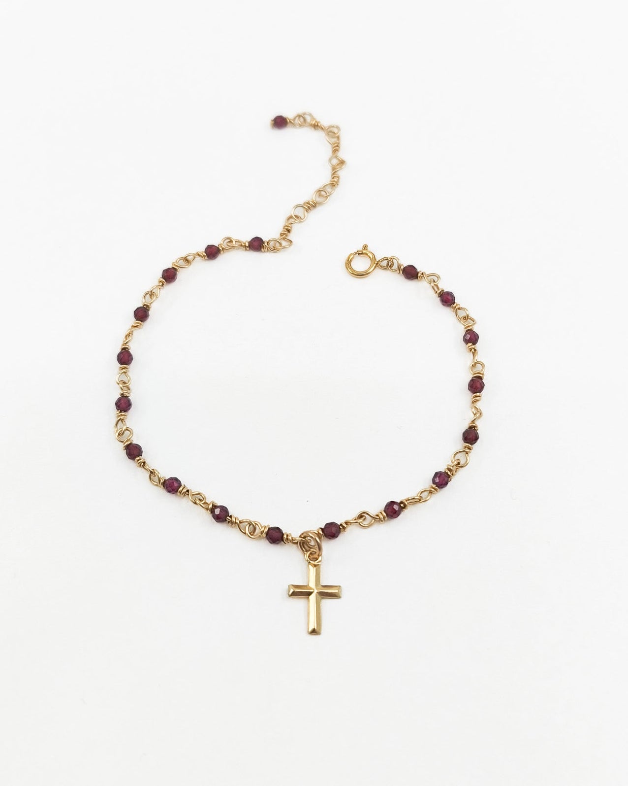 Granátový náramek s křížkem