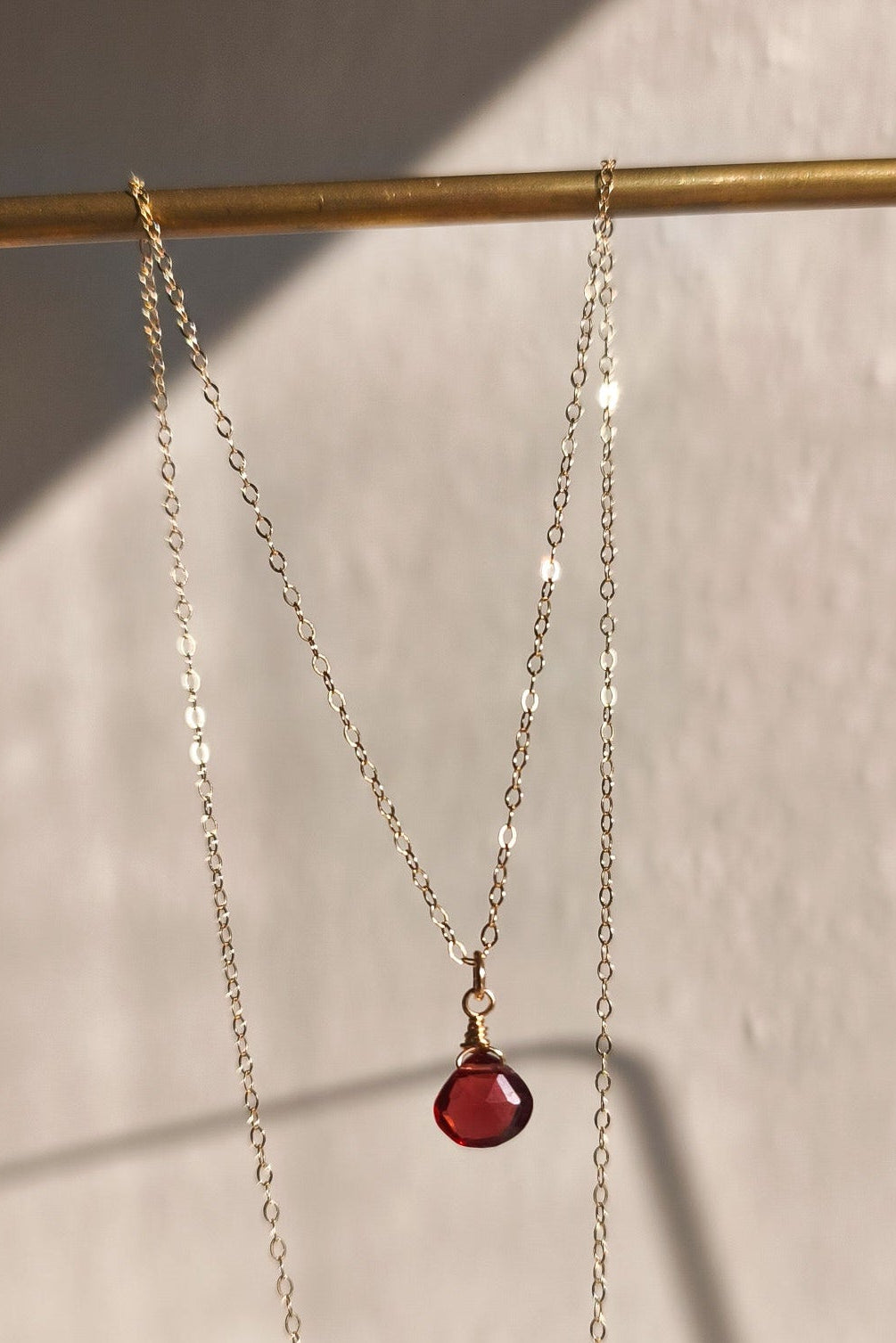 Náhrdelník s granátem, 14k gold filled