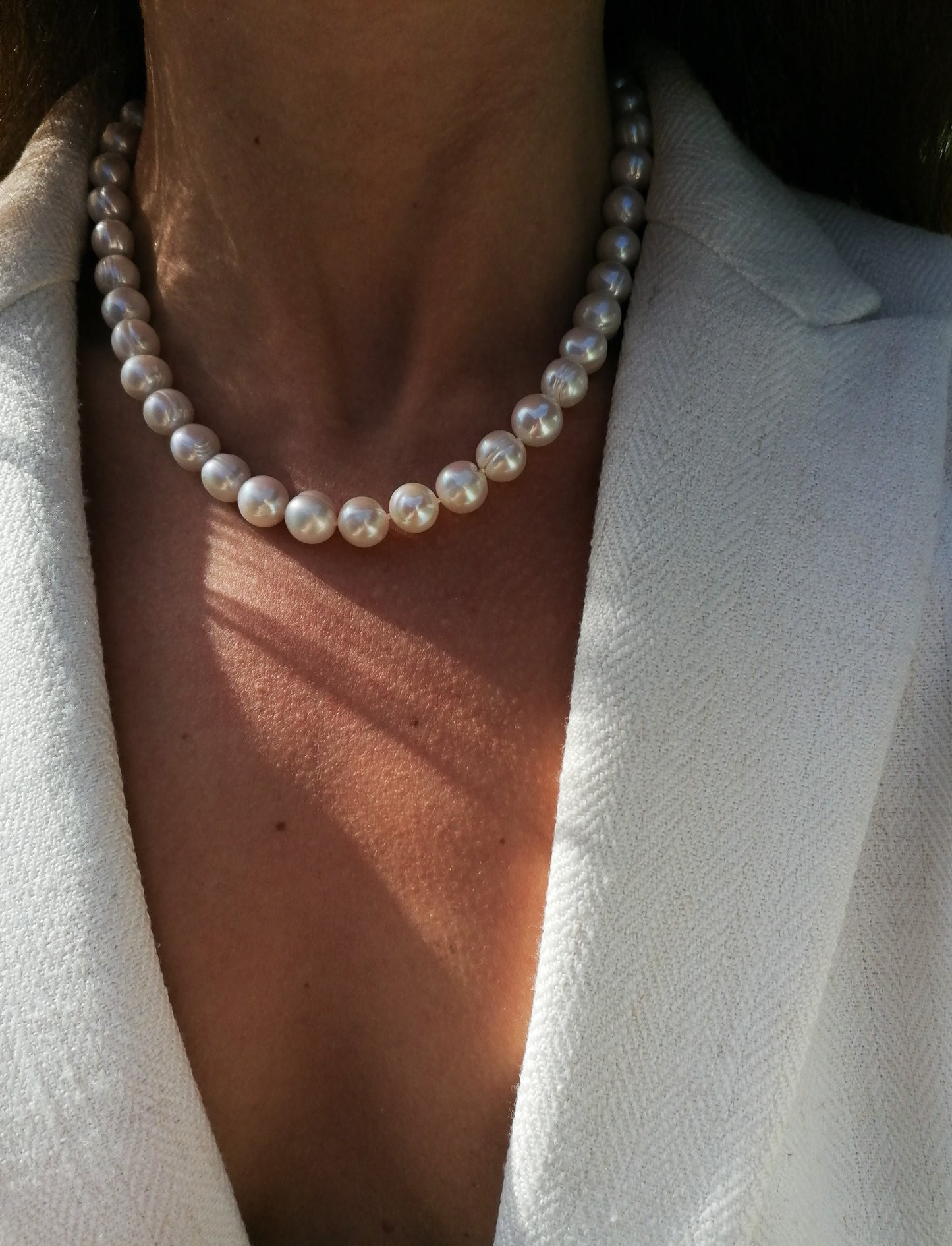 Large round pearl necklace