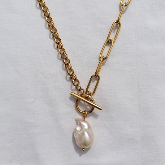 Chunky baroque pearl necklace