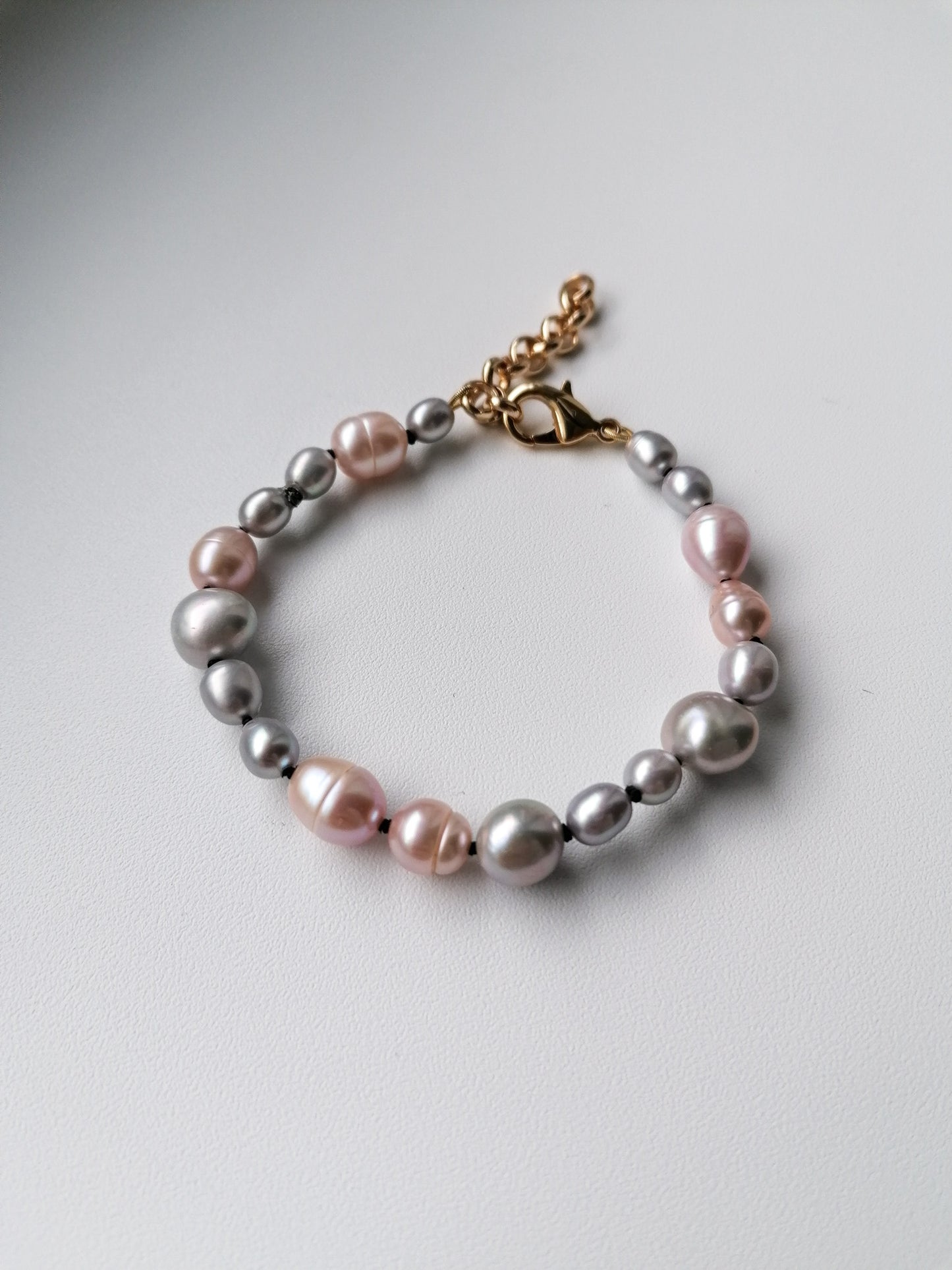 Pastel pearl bracelet
