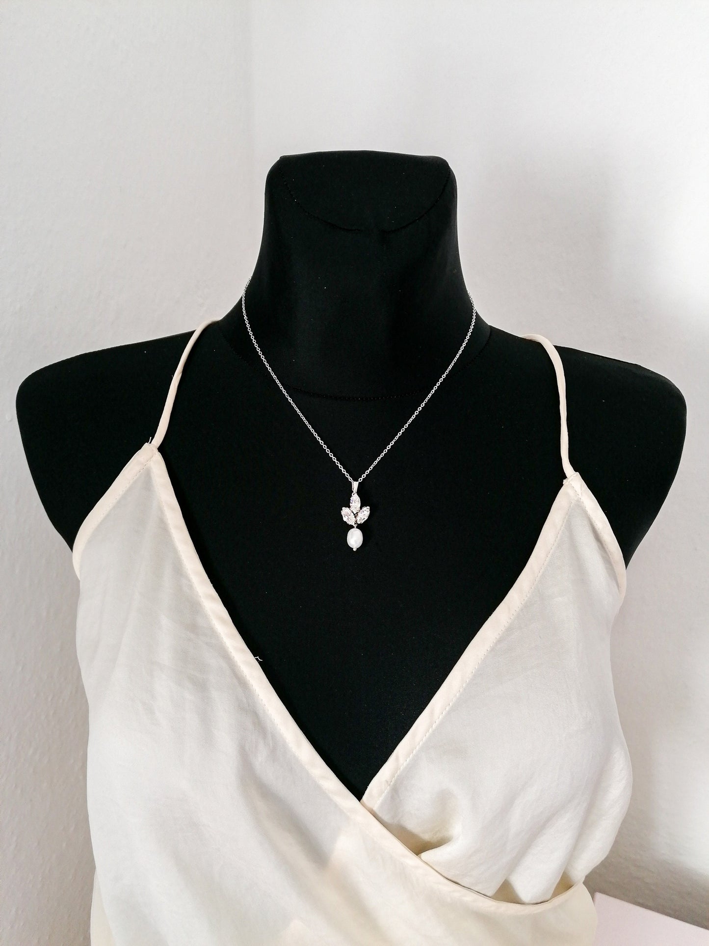 Vivienne necklace