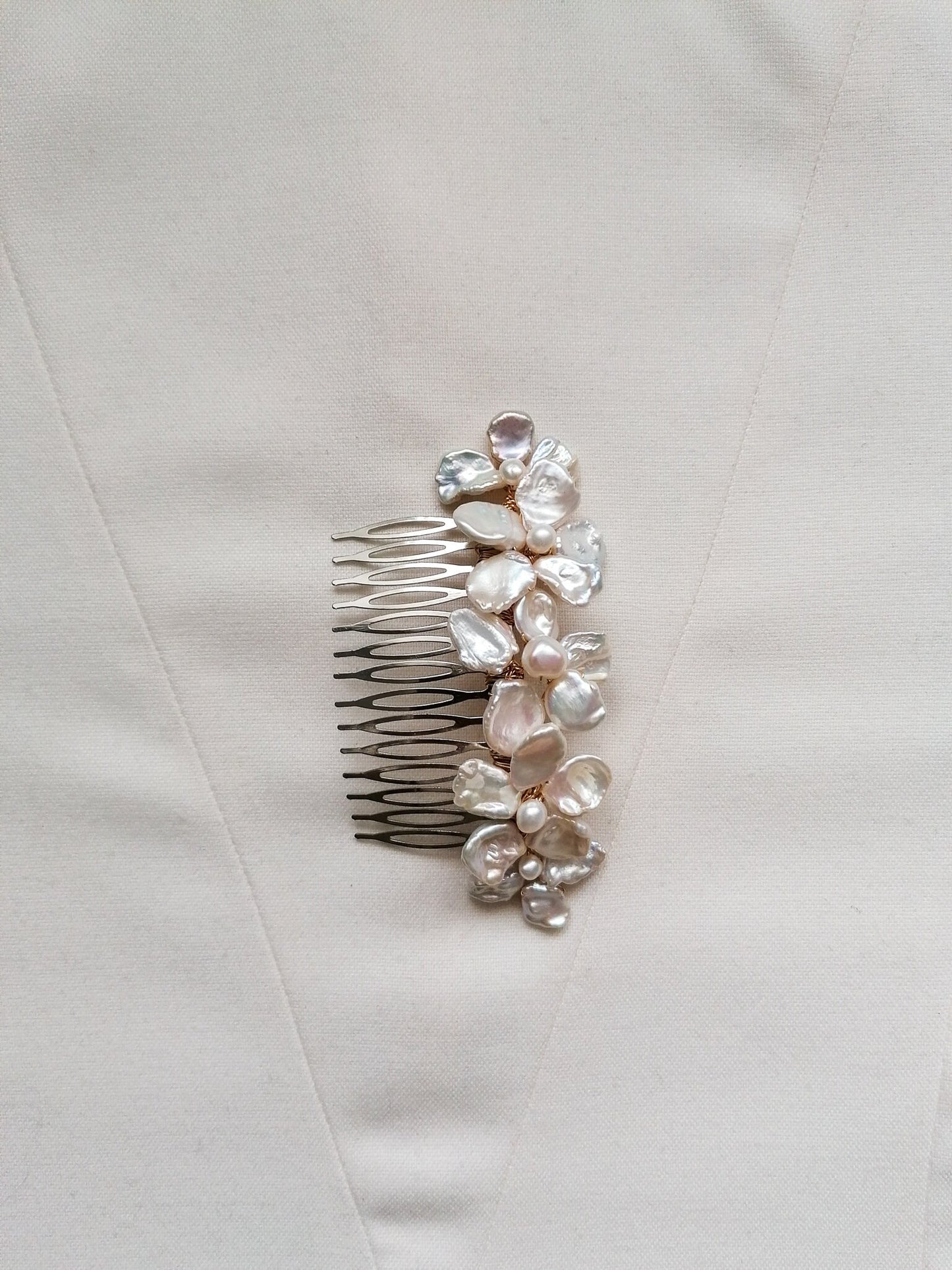 Jasmine hair comb