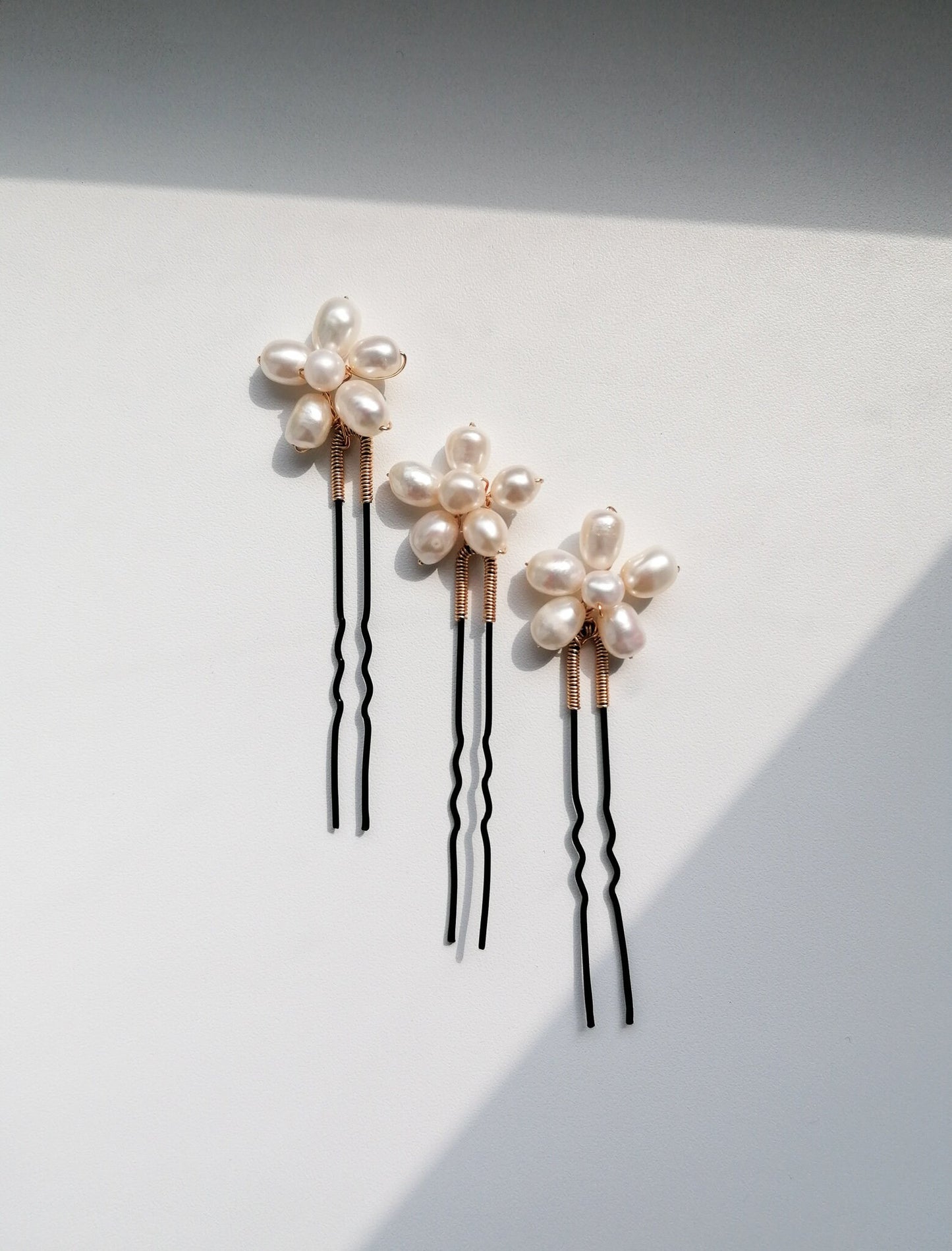 Floral pearl hair pins