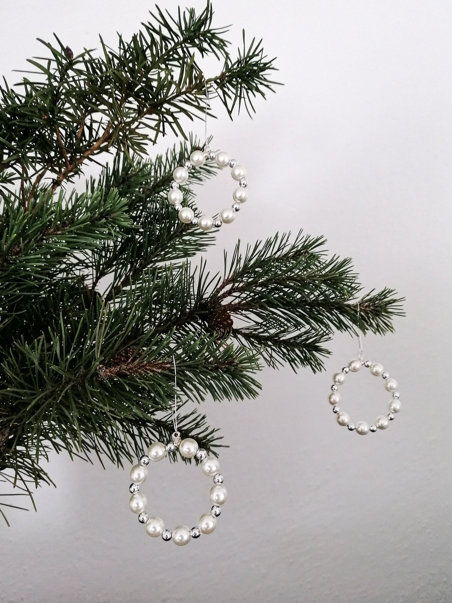 Pearl wreath christmas ornaments