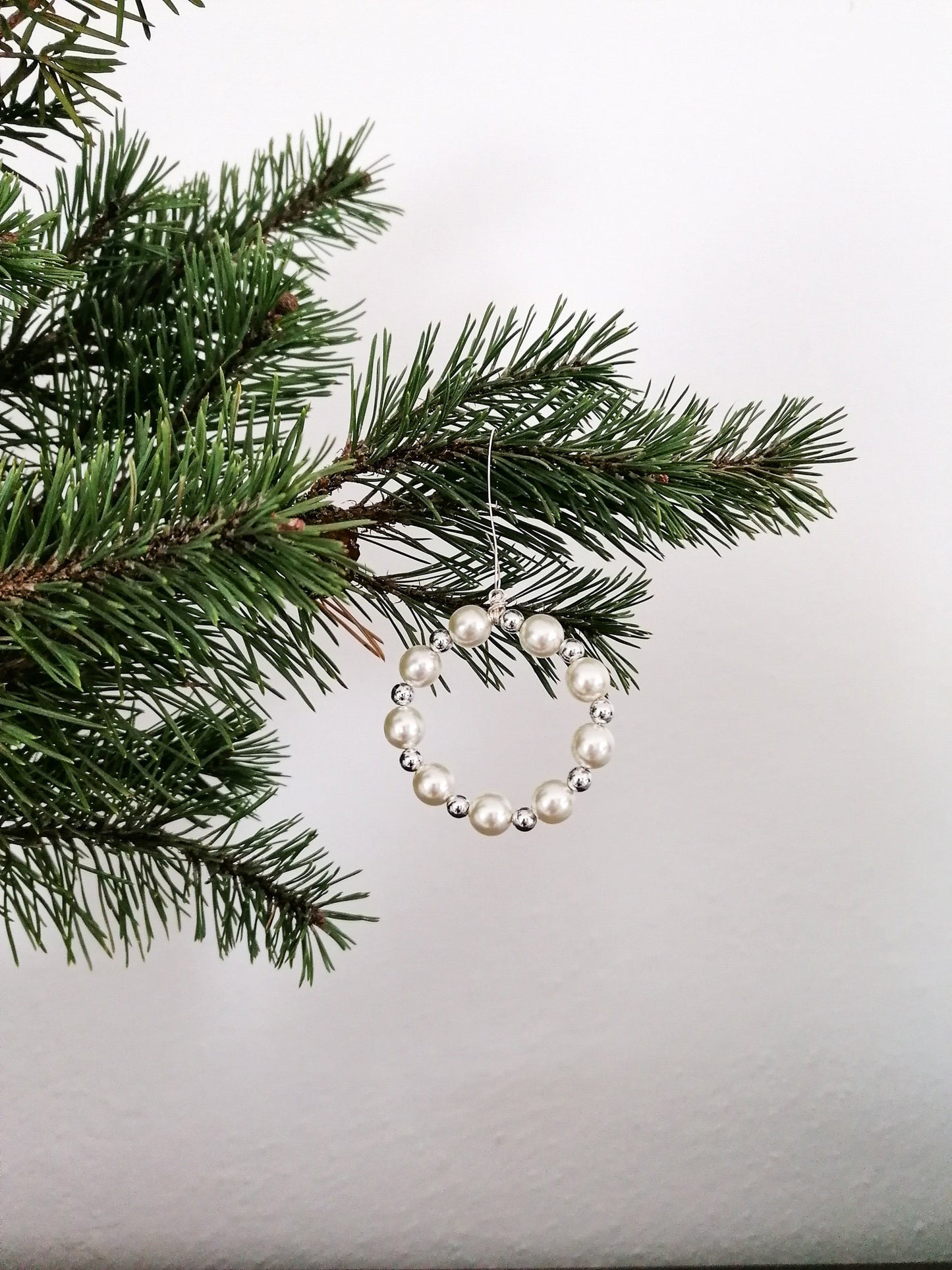 Pearl wreath christmas ornaments